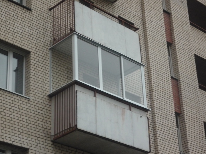 Раздвижное алюминиевое остекление балкона